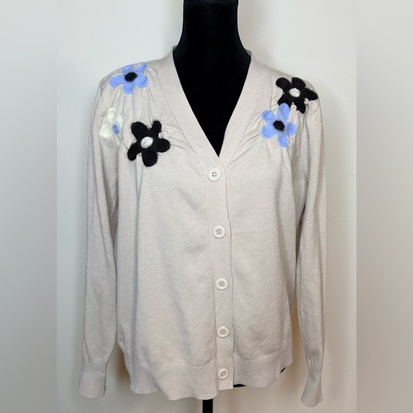 Aaeda Sweaters - Aaeda Teagan daisy Flower Cardigan beige black blue felted flowers cottagecore M
